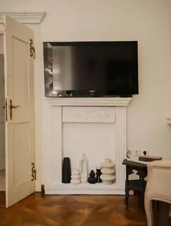 Elephant In My דוברובניק