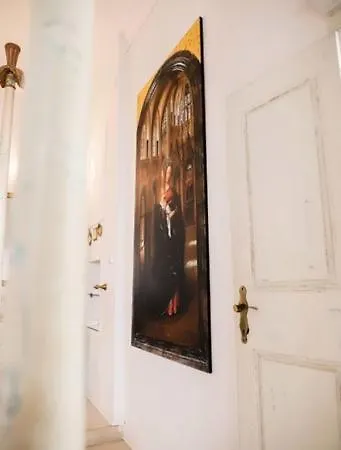 Elephant In My דירה