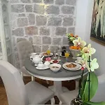 Elephant In My 아파트 *