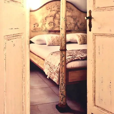 Apartman Elephant In My *